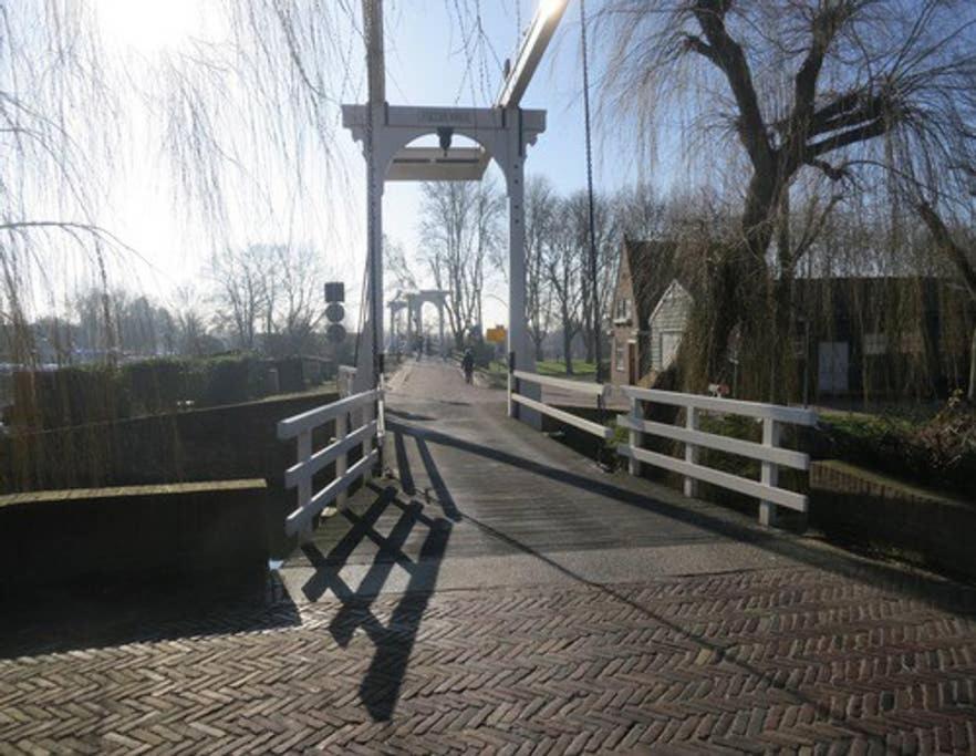 In The Old City Centre Of Edam, Unique Apartment. Екстер'єр фото